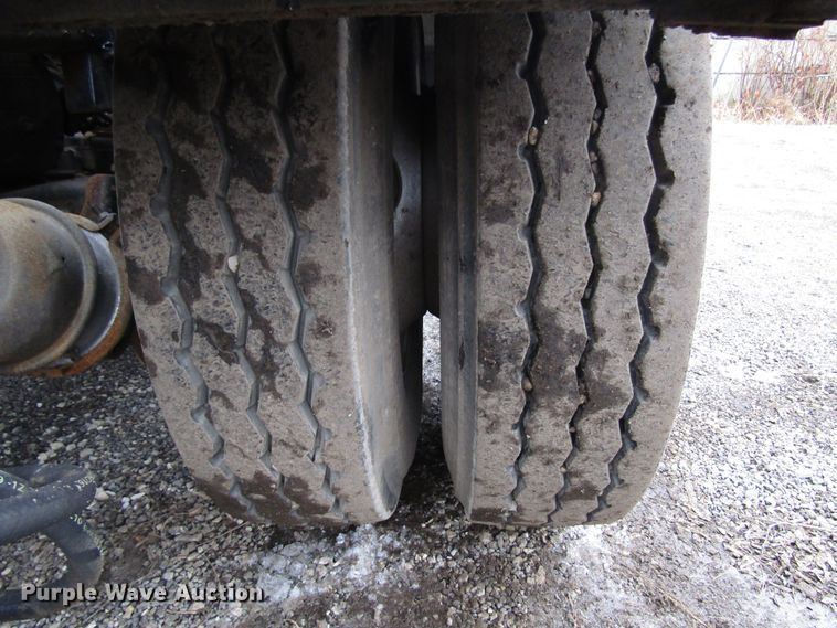 image for item DH8453 1999 Mack DM600 roll-off container truck