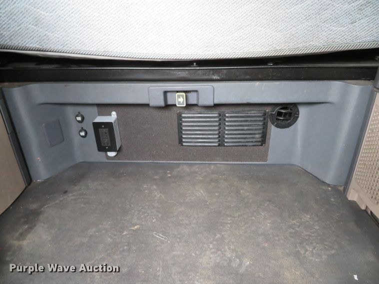 image for item DI2103 2014 Freightliner Cascadia semi truck