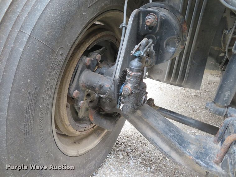 image for item DI2103 2014 Freightliner Cascadia semi truck