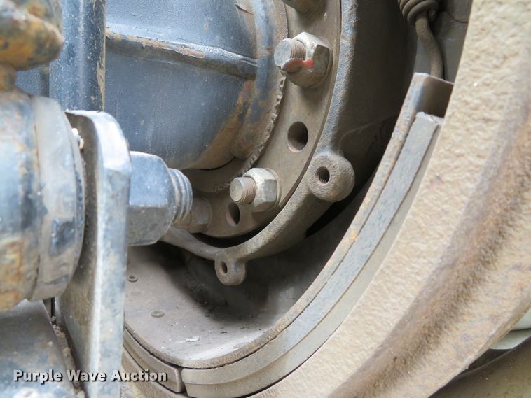 image for item DI2103 2014 Freightliner Cascadia semi truck