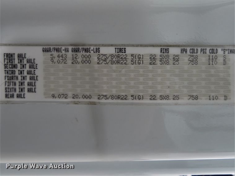 image for item DI2103 2014 Freightliner Cascadia semi truck