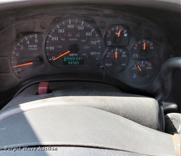 image for item DI2105 2006 GMC C5500 flatbed truck