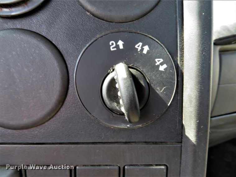 image for item DI2105 2006 GMC C5500 flatbed truck