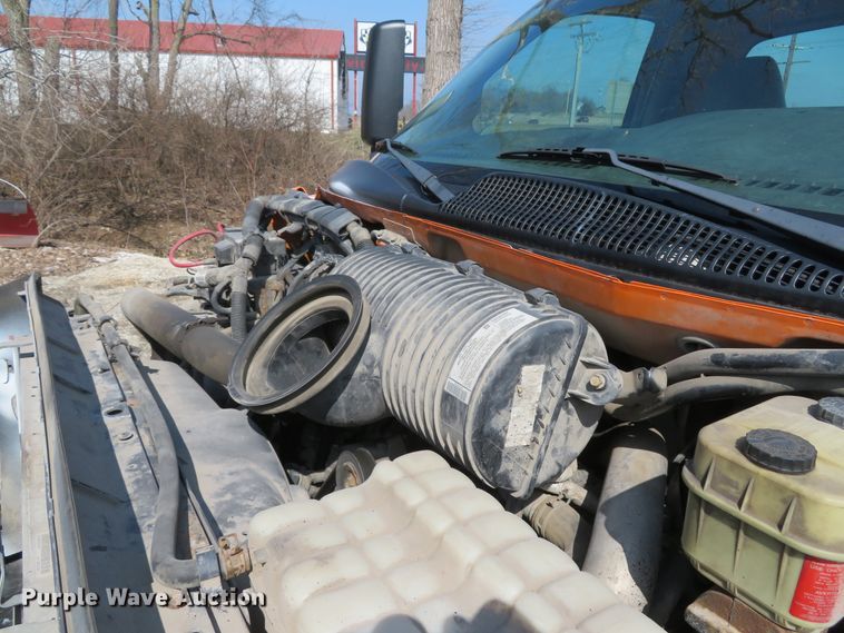 image for item DI2105 2006 GMC C5500 flatbed truck