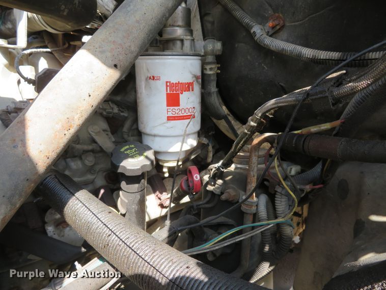 image for item DI2105 2006 GMC C5500 flatbed truck