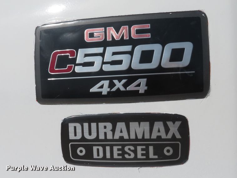 image for item DI2105 2006 GMC C5500 flatbed truck