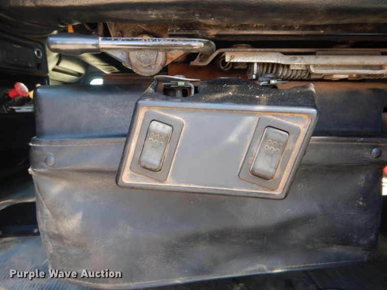 image for item DI2452 2005 Peterbilt 379 semi truck