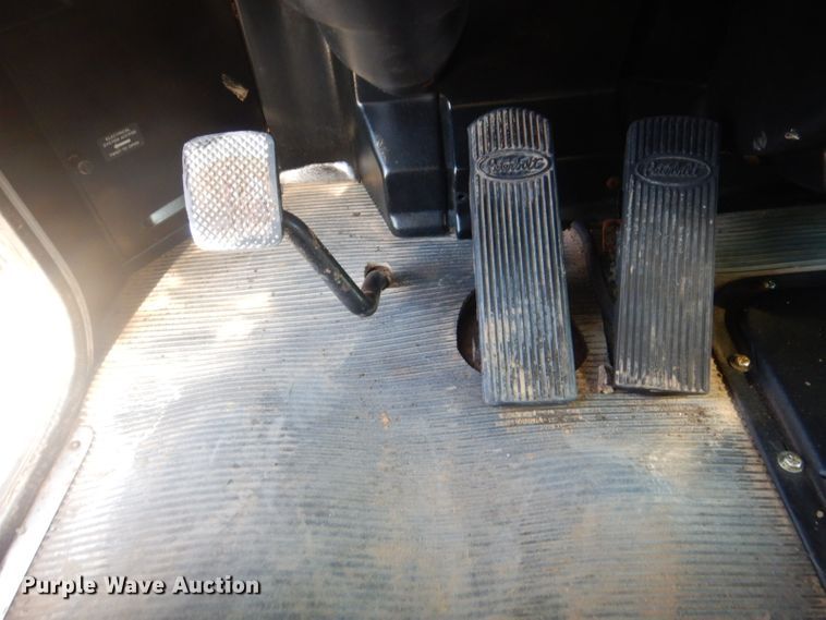 image for item DI2452 2005 Peterbilt 379 semi truck