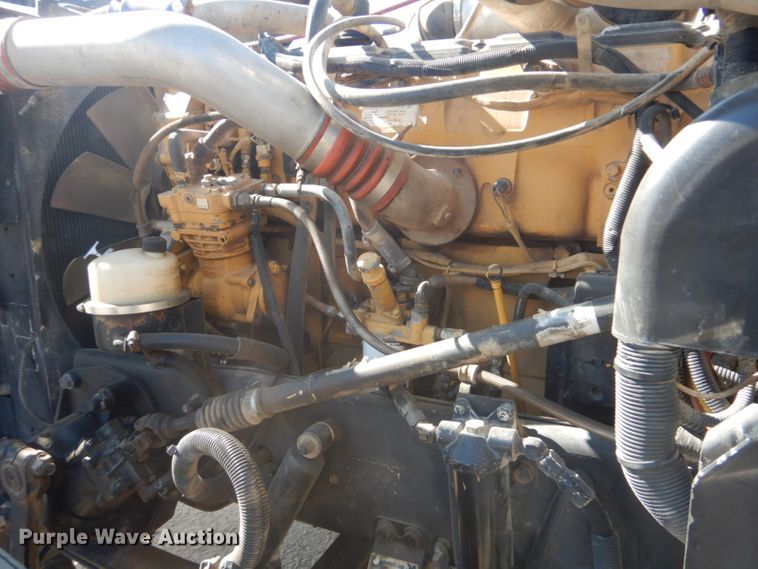 image for item DI2452 2005 Peterbilt 379 semi truck