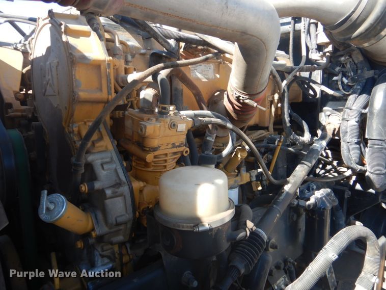 image for item DI2452 2005 Peterbilt 379 semi truck