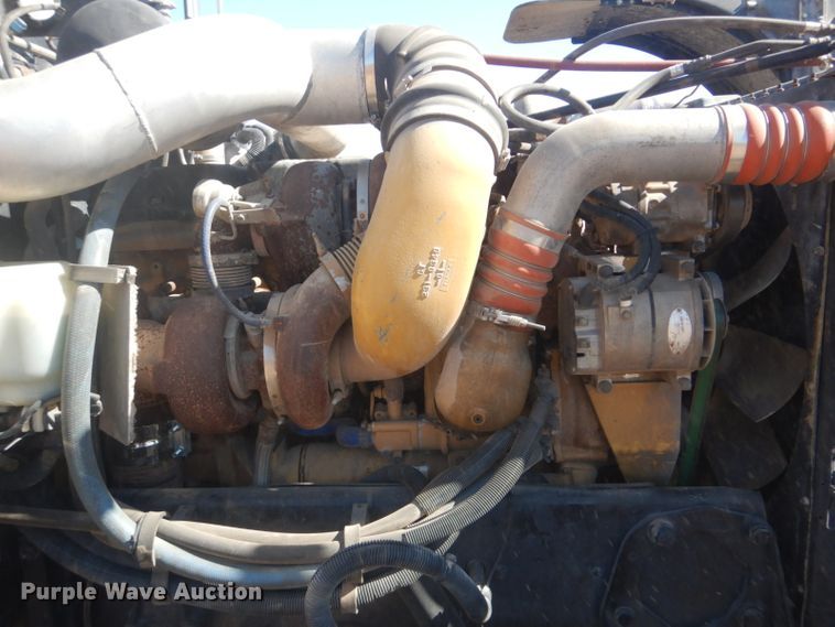 image for item DI2452 2005 Peterbilt 379 semi truck