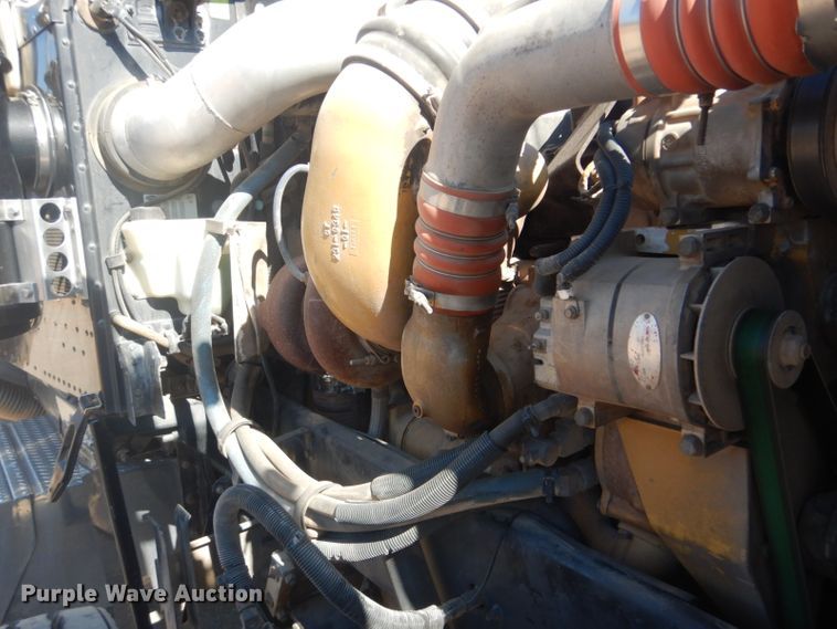 image for item DI2452 2005 Peterbilt 379 semi truck