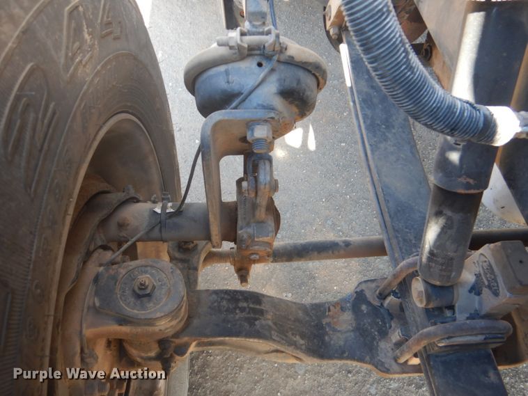 image for item DI2452 2005 Peterbilt 379 semi truck