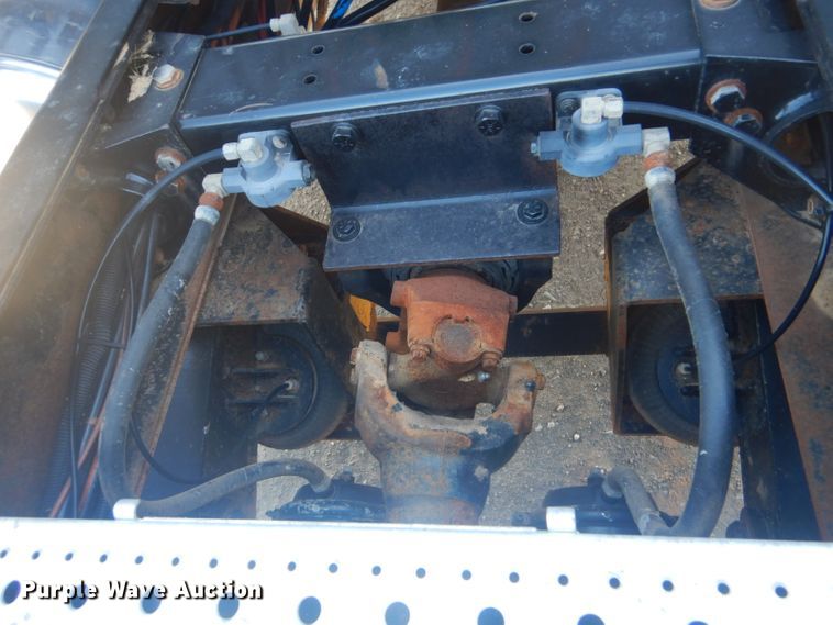 image for item DI2452 2005 Peterbilt 379 semi truck