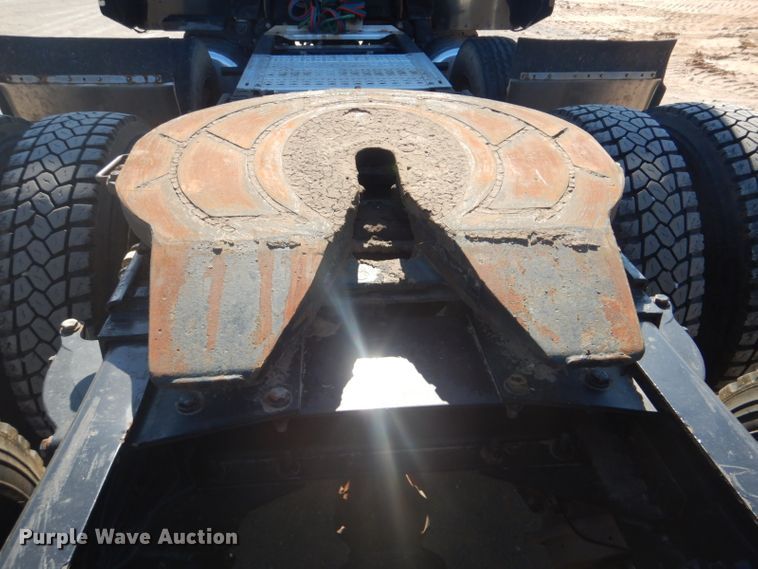 image for item DI2452 2005 Peterbilt 379 semi truck