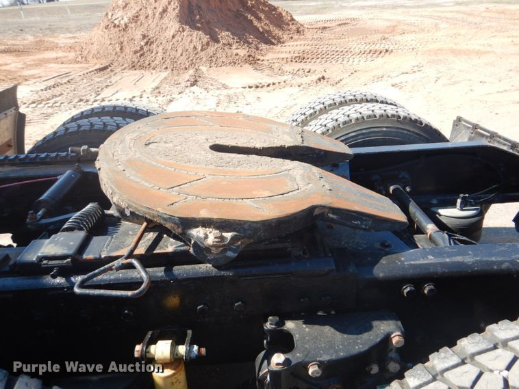 image for item DI2452 2005 Peterbilt 379 semi truck