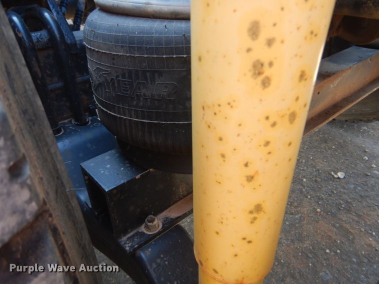 image for item DI2452 2005 Peterbilt 379 semi truck