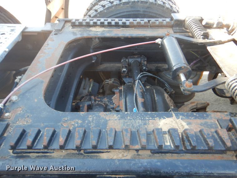 image for item DI2452 2005 Peterbilt 379 semi truck