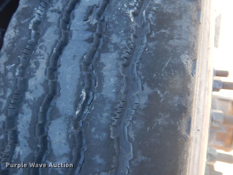 image for item DI2452 2005 Peterbilt 379 semi truck