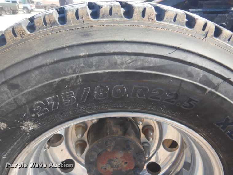 image for item DI2452 2005 Peterbilt 379 semi truck