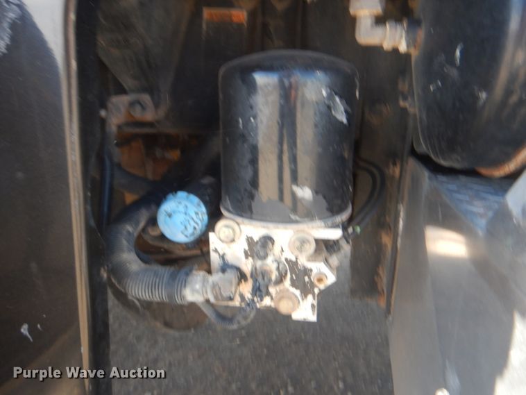 image for item DI2452 2005 Peterbilt 379 semi truck