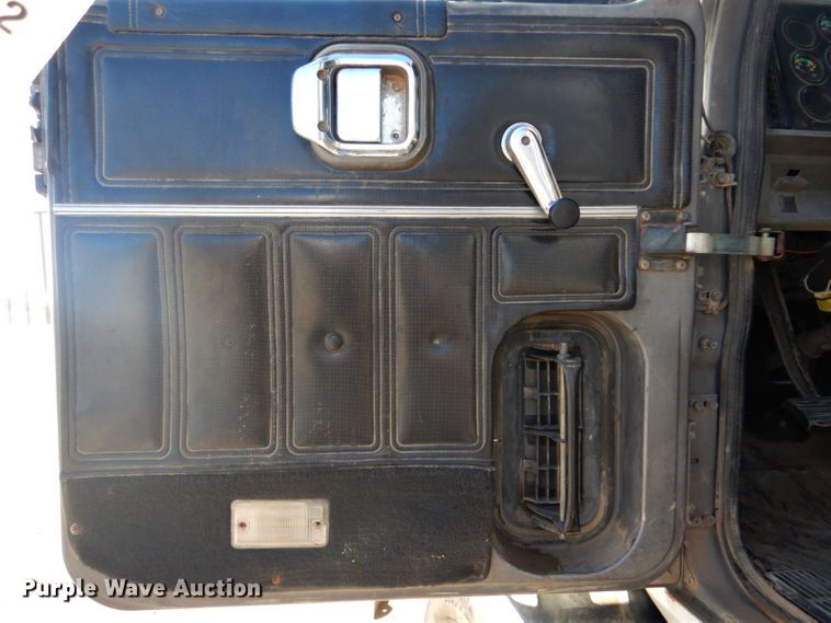 image for item DI2453 1995 Mack CH dump truck