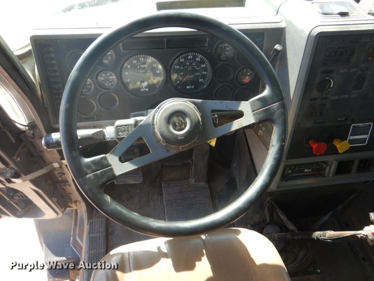 image for item DI2453 1995 Mack CH dump truck