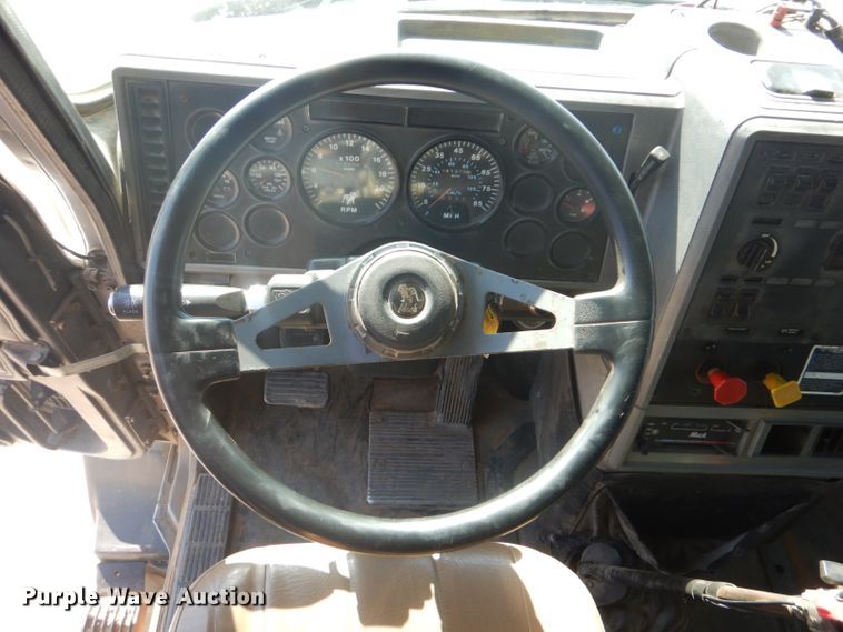 image for item DI2453 1995 Mack CH dump truck