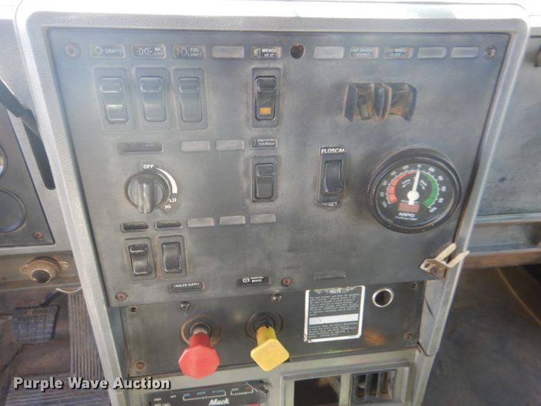 image for item DI2453 1995 Mack CH dump truck