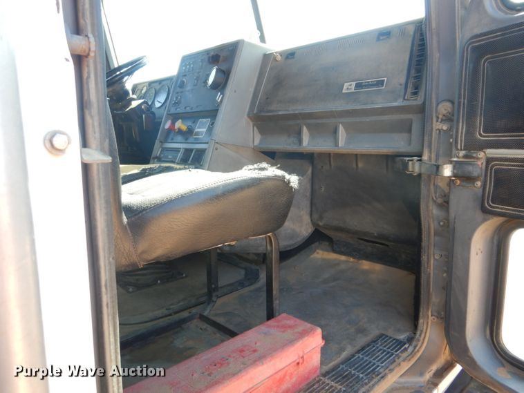 image for item DI2453 1995 Mack CH dump truck