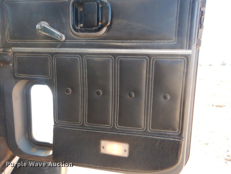 image for item DI2453 1995 Mack CH dump truck