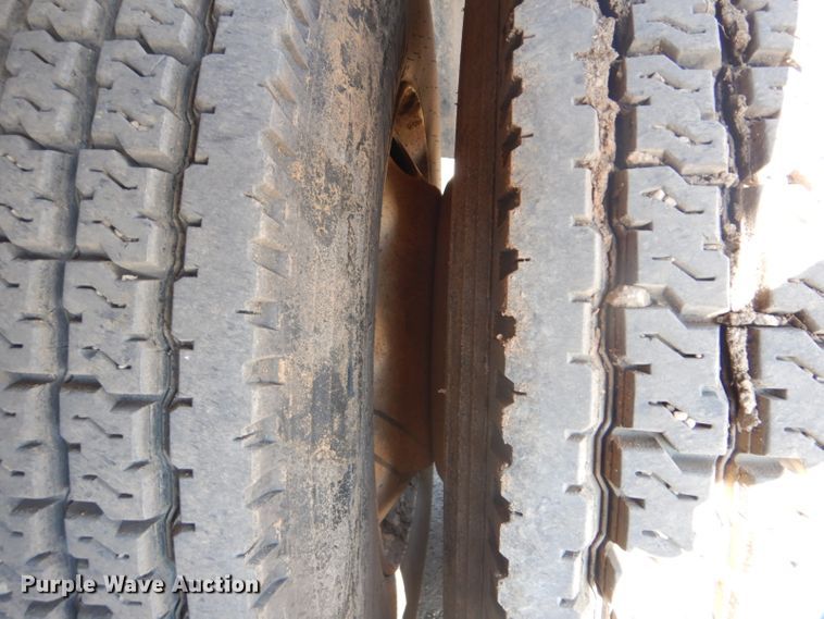 image for item DI2453 1995 Mack CH dump truck