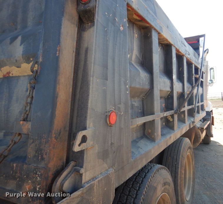 image for item DI2453 1995 Mack CH dump truck