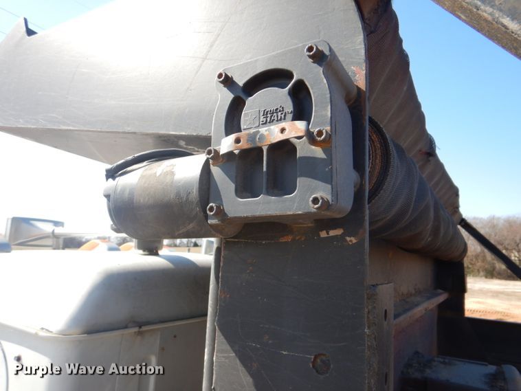 image for item DI2453 1995 Mack CH dump truck