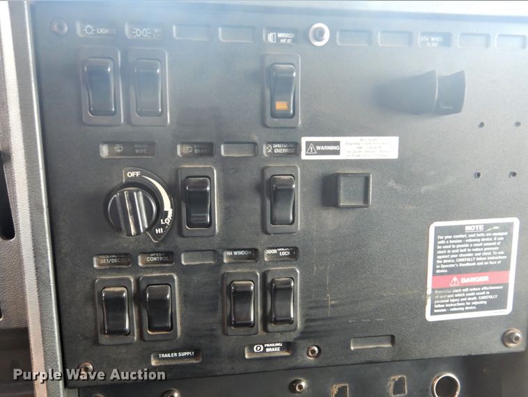 image for item DI2454 1998 Mack CL dump truck