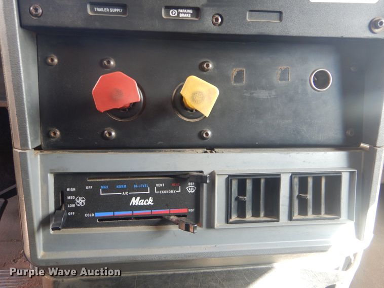 image for item DI2454 1998 Mack CL dump truck