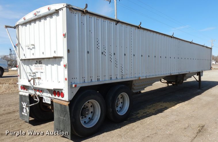 image for item ER9969 1979 Wilson double hopper bottom grain trailer