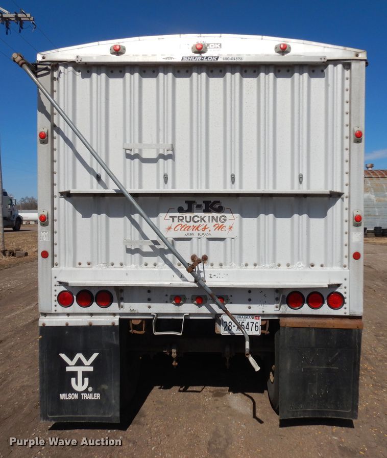 image for item ER9969 1979 Wilson double hopper bottom grain trailer
