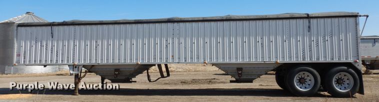 image for item ER9969 1979 Wilson double hopper bottom grain trailer