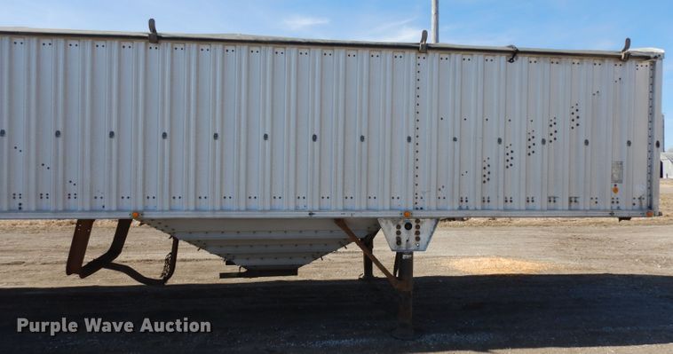 image for item ER9969 1979 Wilson double hopper bottom grain trailer