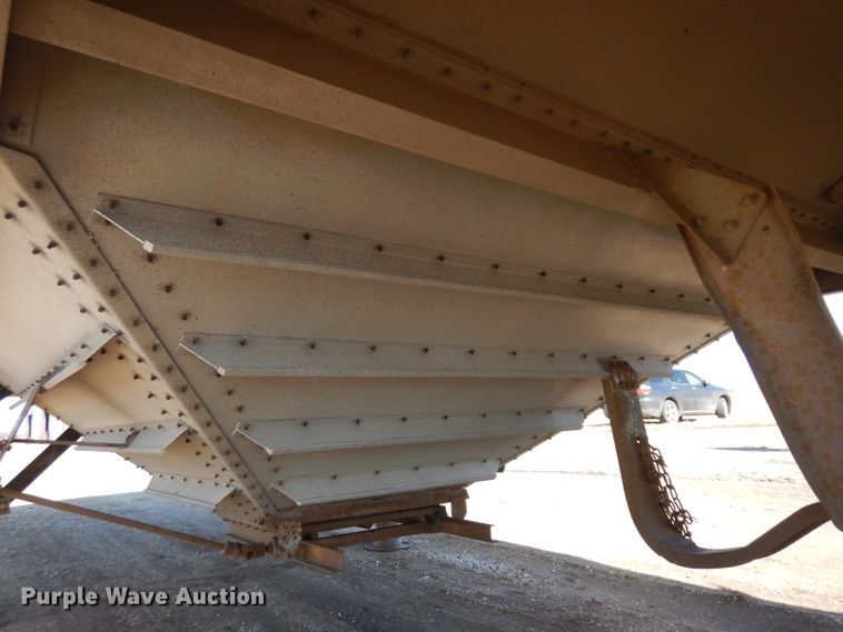 image for item ER9969 1979 Wilson double hopper bottom grain trailer