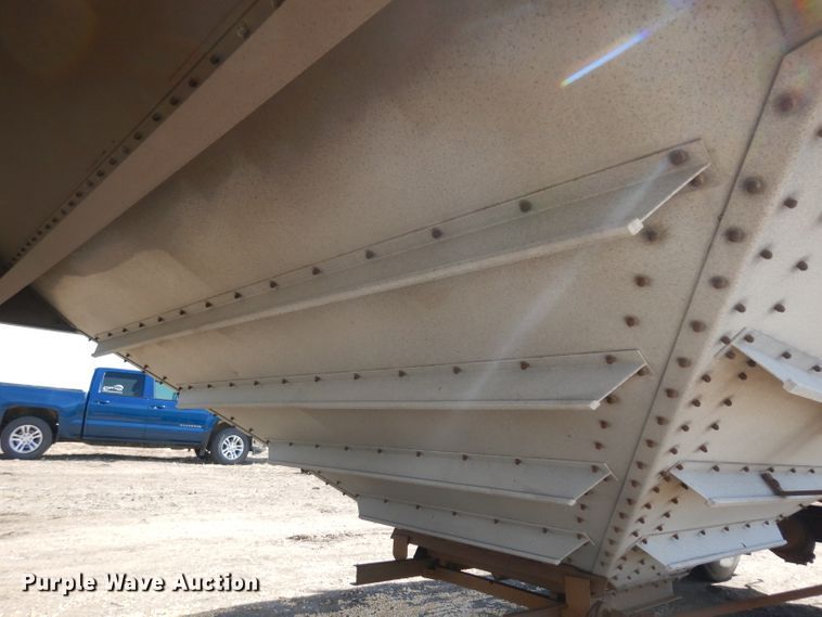 image for item ER9969 1979 Wilson double hopper bottom grain trailer