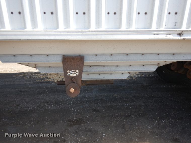 image for item ER9969 1979 Wilson double hopper bottom grain trailer