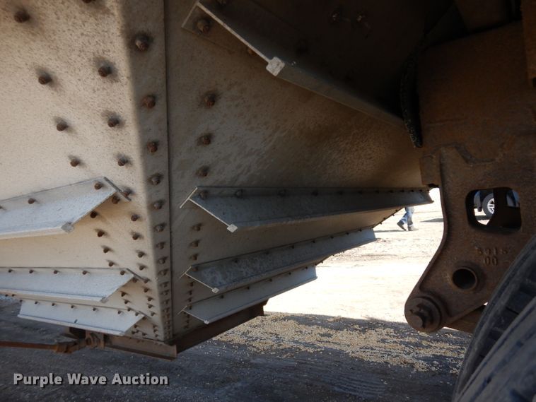 image for item ER9969 1979 Wilson double hopper bottom grain trailer