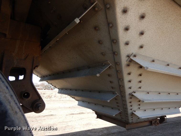 image for item ER9969 1979 Wilson double hopper bottom grain trailer