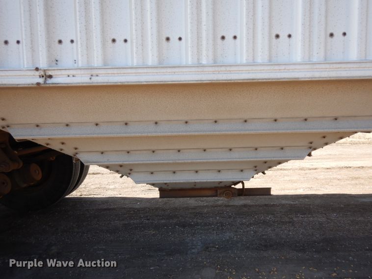 image for item ER9969 1979 Wilson double hopper bottom grain trailer