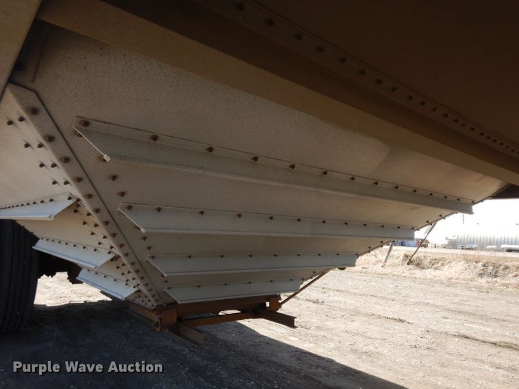 image for item ER9969 1979 Wilson double hopper bottom grain trailer