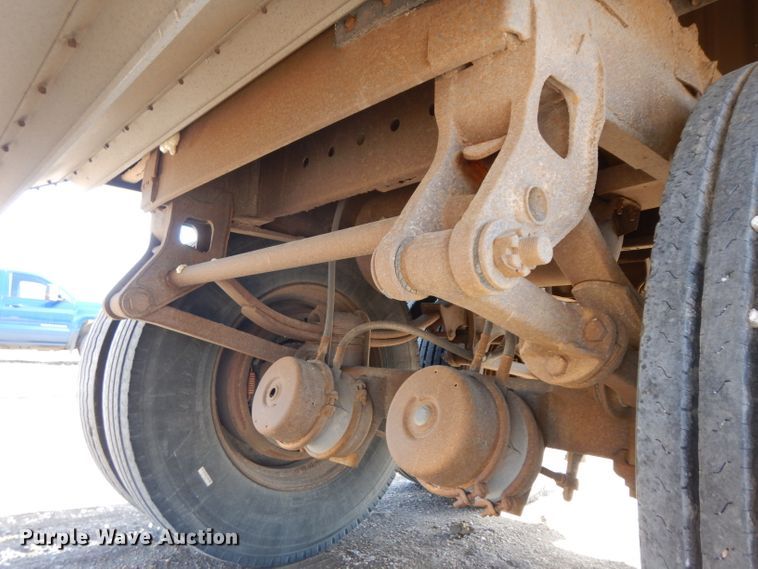 image for item ER9969 1979 Wilson double hopper bottom grain trailer