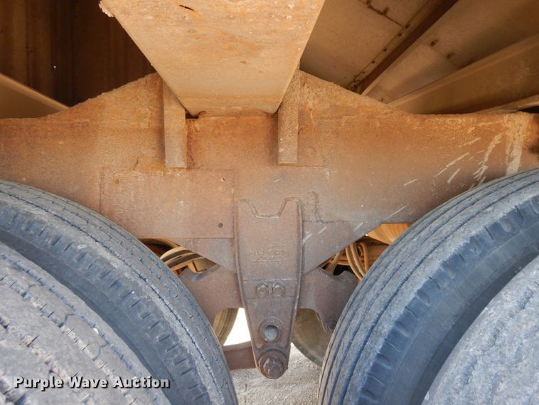 image for item ER9969 1979 Wilson double hopper bottom grain trailer