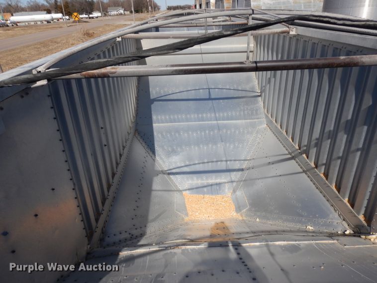 image for item ER9969 1979 Wilson double hopper bottom grain trailer